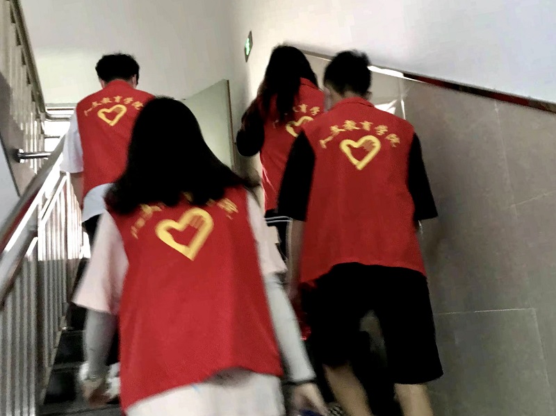 活动现场4.jpeg 活动现场4.jpeg