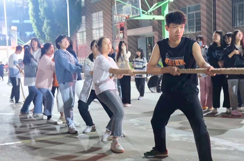 拔河2.jpg 拔河2.jpg