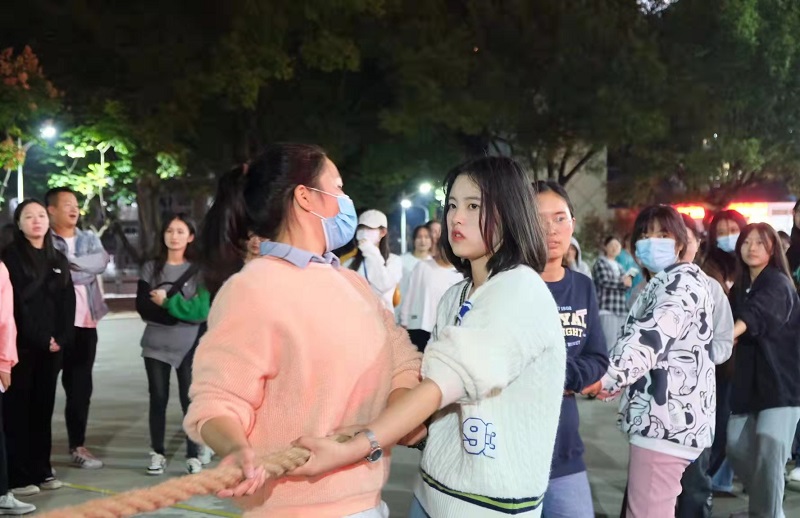 拔河3.jpg 拔河3.jpg