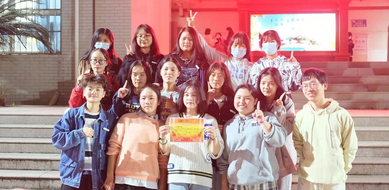 合照2裁剪后.jpg 合照2裁剪后.jpg